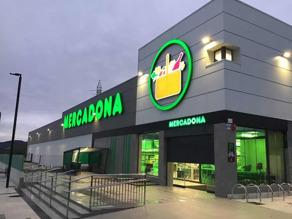 Empleo en oficinas, logística y trabajo nocturno