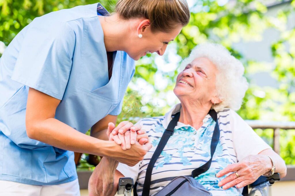 Servicios para adultos mayores en Medicaid