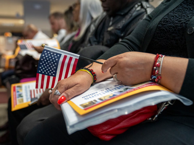 aplicar para la ciudadania americana Por Buen carácter moral y revisión de antecedentes